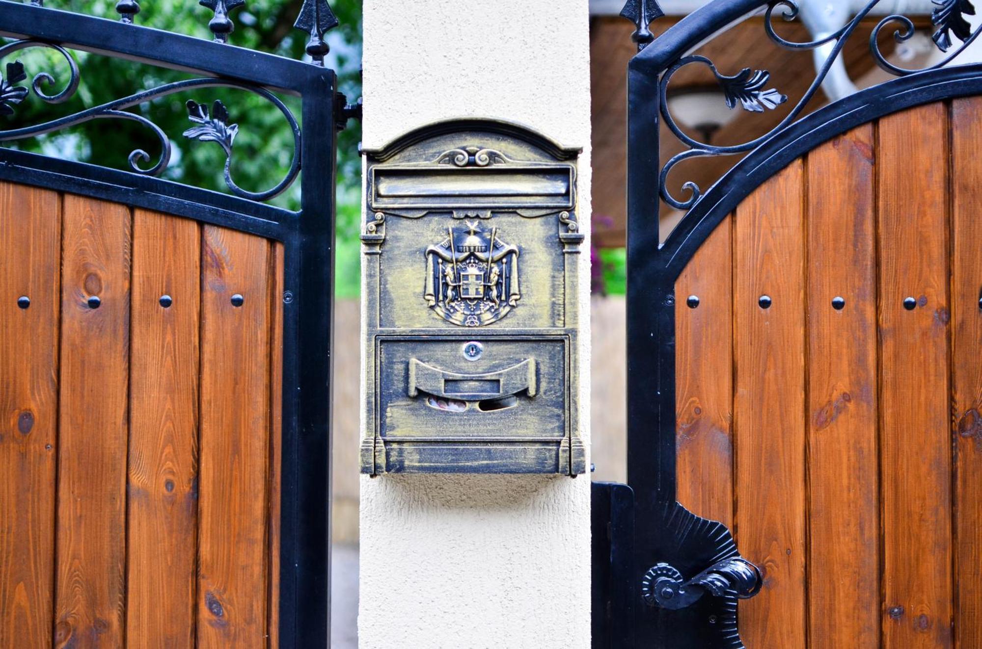 Páva Apartmanház Makó Exterior foto