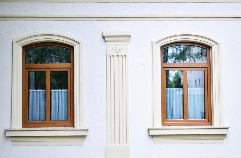 Páva Apartmanház Makó Exterior foto