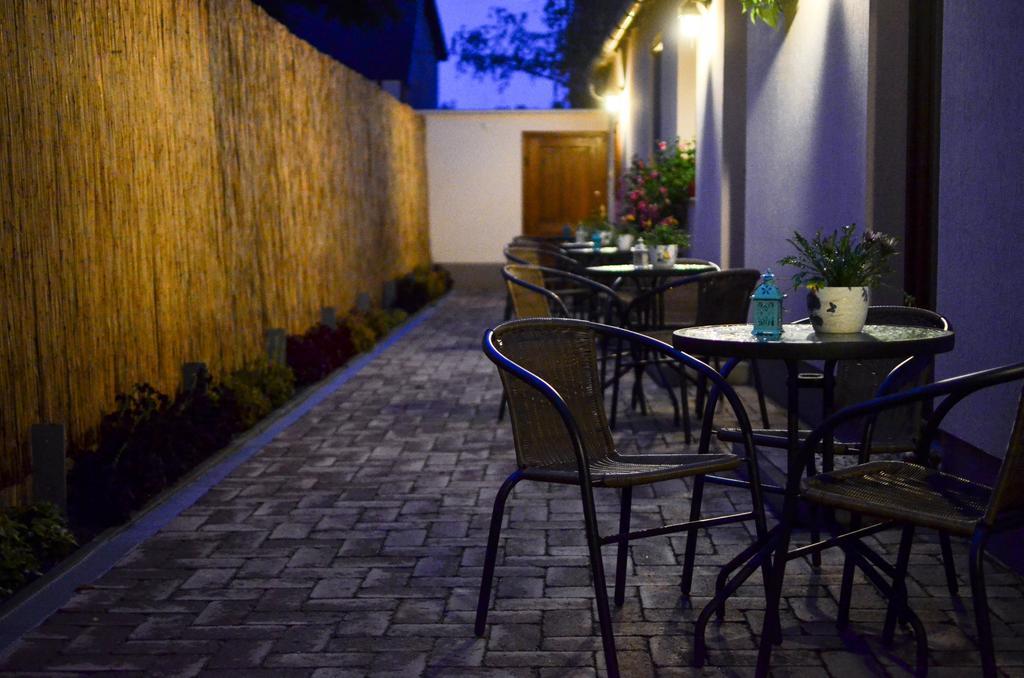 Páva Apartmanház Makó Exterior foto