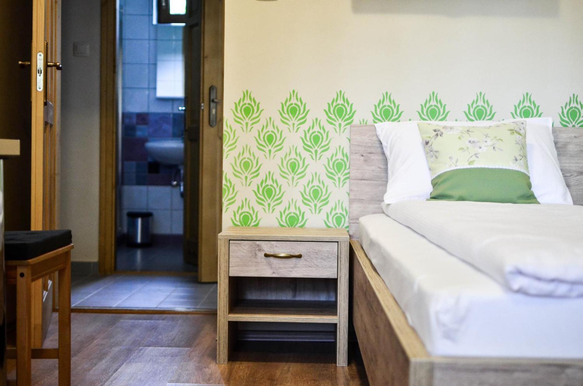 Páva Apartmanház Makó Exterior foto